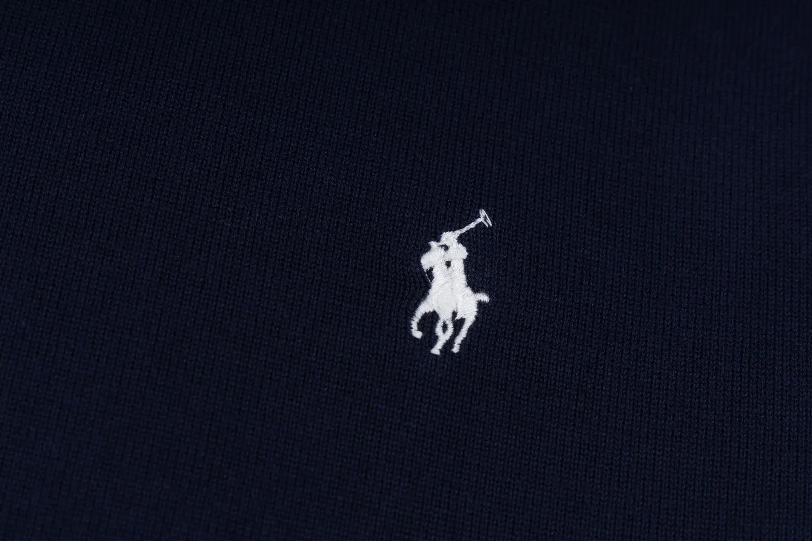 P206 #R80 Ralph Lauren Knitted Pony Embroidered Round Neck Pullover Sweater Official Website Synchronized Same Style for Men and Women Sizes: S-XL Color: White Blue Khaki Army Green Dark Gray Gray Navy Red Label Navy Blue White Label Black White Label Black Red Label Classic Cotton Yarn 100% White Cotton High Quality Goods Classic styles have always been popular! The workmanship details are very good! The simple round neck pullover sweater is always the standard, with classic brand embroidery on the chest! All major stars have the same style! Best for couples. High quality goods! Xinjiang cotton micro-elastic and smooth fabric has excellent quality. Pure cotton is soft and skin-friendly. Size: S M L